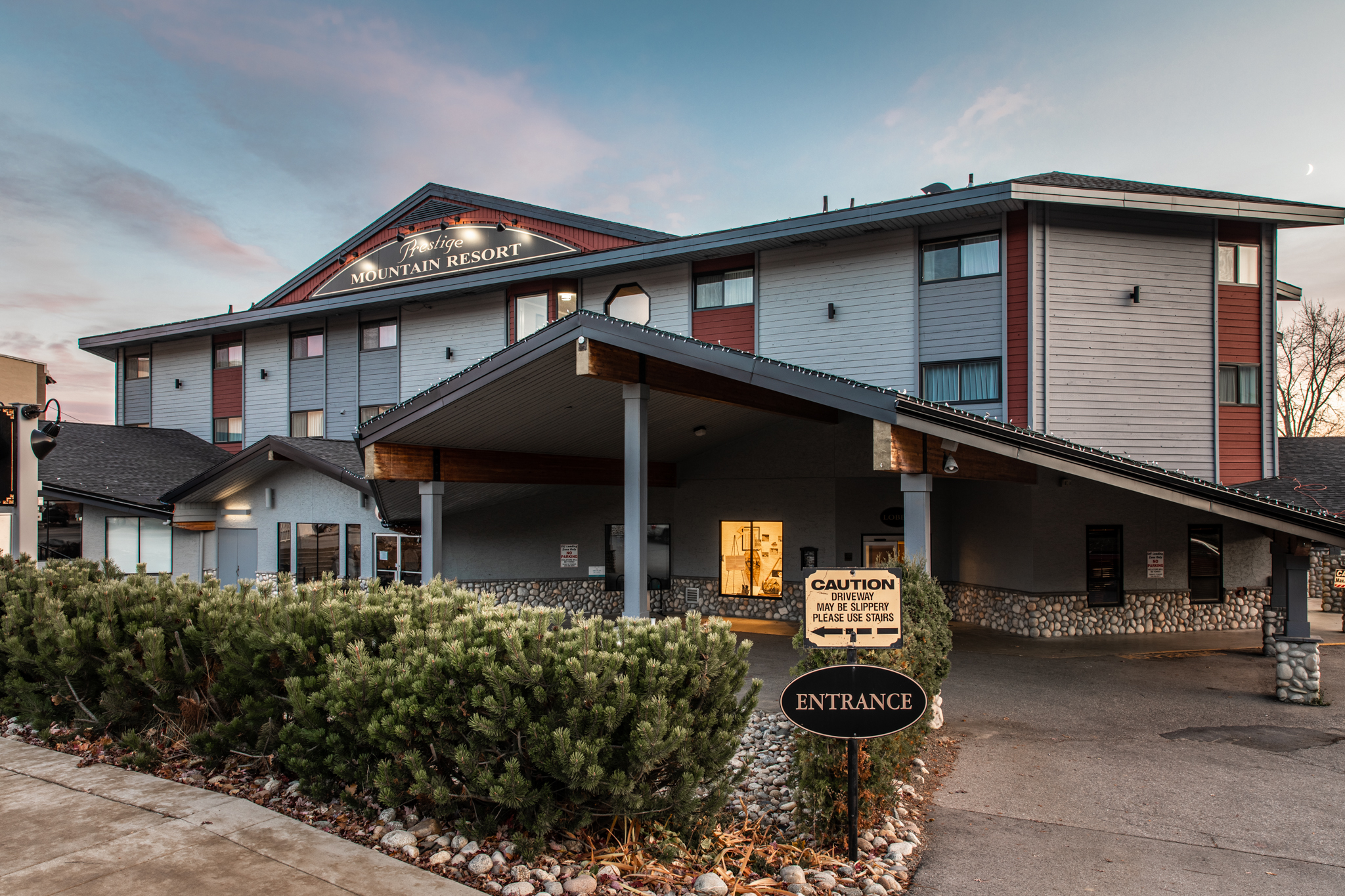 【稀少】Fine Hotels,Resorts & Spas Directory Mountain View Resort and Suites at Fairmont Hot Springs, Fairmont